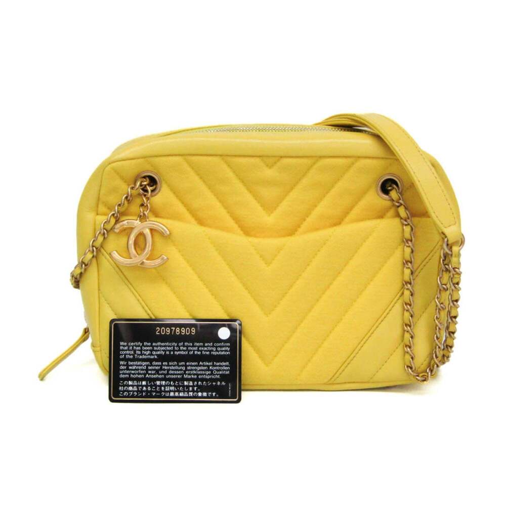 CHANEL Yellow Leather Shoulder Bag - Picture 2 of 16